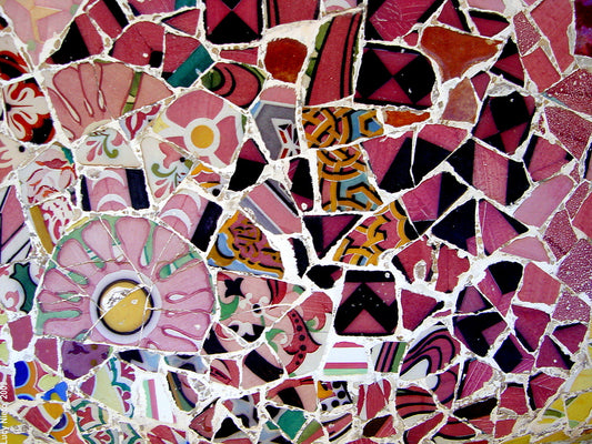 トレンカディス。バルセロナのモダニズムのモザイク ワークショップの実演。2022年9月10日(土)