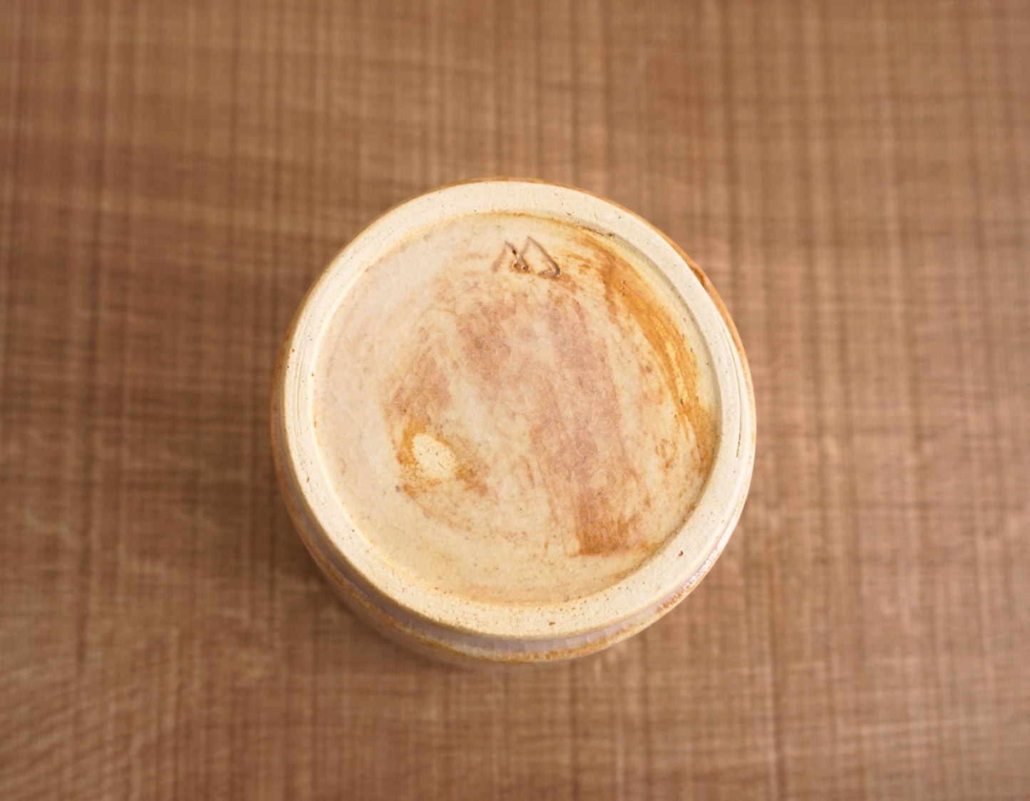 プリミティブなマグカップ