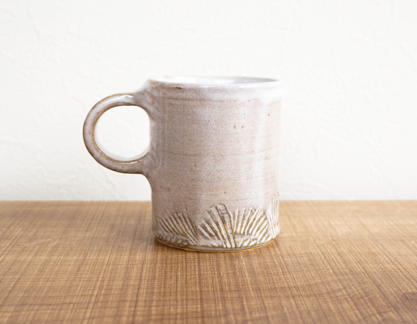 貝のマグカップ