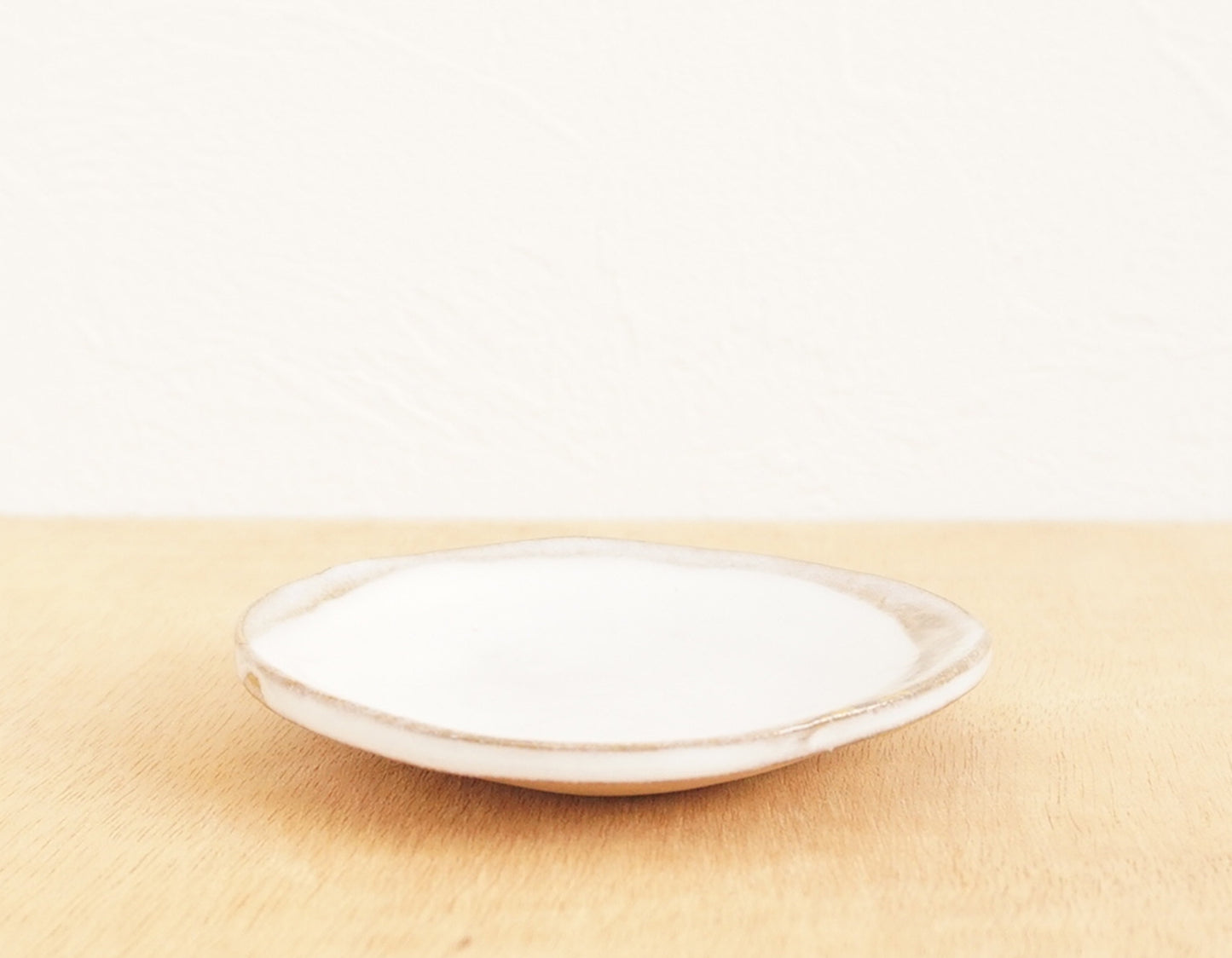 白い豆皿
